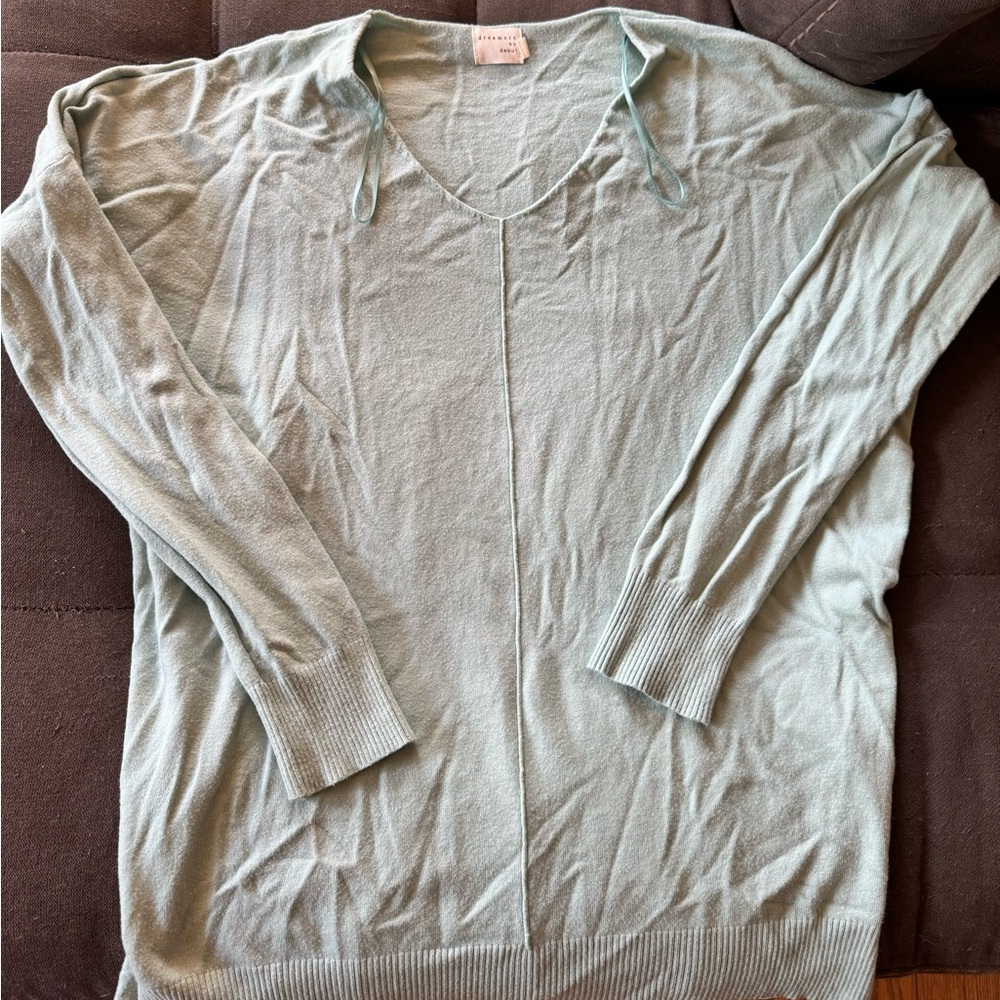 Women’s Dreamers v neck sweater
